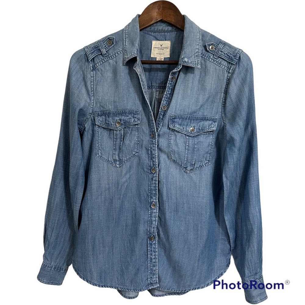 American Eagle Outfitters Boyfriend Fit Chambray Blue Button Down Shirt Size XS